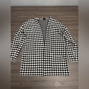 Devotion by Cyrus Black and White Sweater Cardigan Size Small